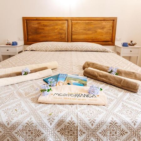 Domo Mediterranea Affittacamere-Guest House SantʼAntìoco Dış mekan fotoğraf