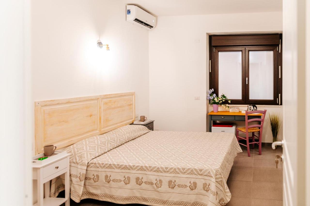 Domo Mediterranea Affittacamere-Guest House SantʼAntìoco Dış mekan fotoğraf