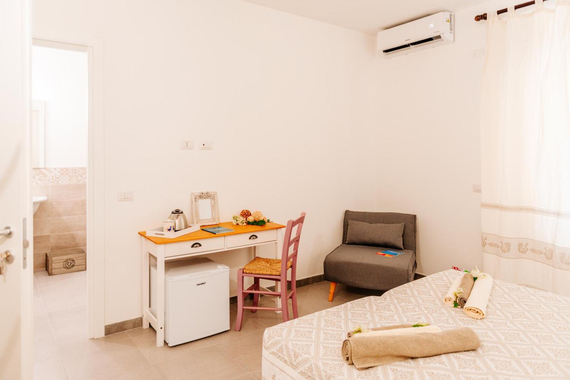 Domo Mediterranea Affittacamere-Guest House SantʼAntìoco Dış mekan fotoğraf