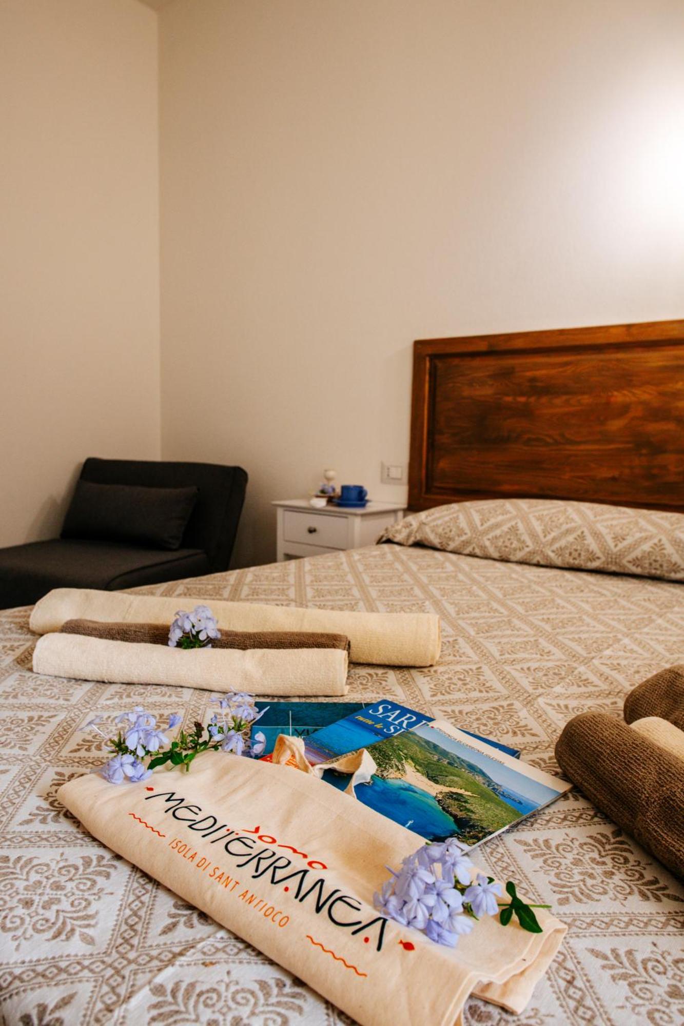 Domo Mediterranea Affittacamere-Guest House SantʼAntìoco Dış mekan fotoğraf